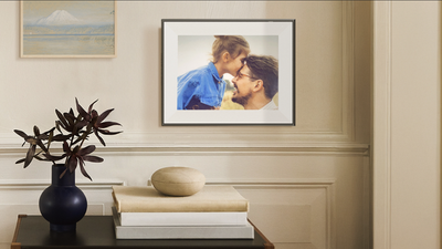 E-ink digital photo frames are here, and as a photographer and avid Kindle reader, I'm intrigued by Aura Ink's cord-free, more analog look