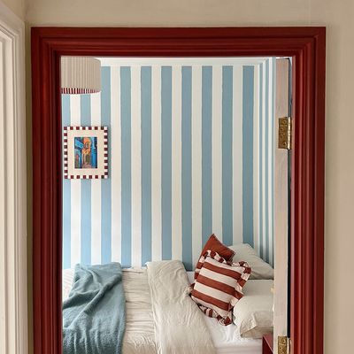 I think of myself as anti-trend but the 'look-through' decorating trick I keep seeing on Instagram really works
