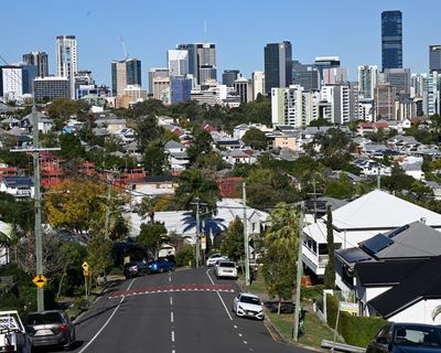 Morning Mail: house prices surge, online grocery price premium revealed, Australia thump England