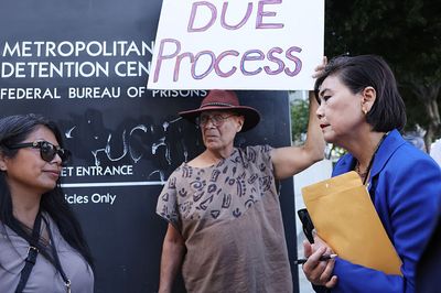 US says shutdown ended lawmaker ICE facility visit requirement - Roll Call