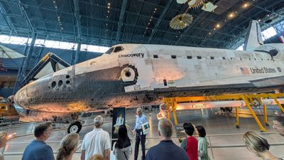 The Smithsonian might have to cut space shuttle Discovery into pieces to get it to Texas