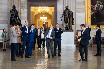 In a shutdown, members of Congress are doubling as tour guides  - Roll Call