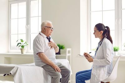 Men’s brains shrink faster than women’s, new Alzheimer’s research shows