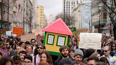 Greece acts on housing crunch as shortages pile pressure on government