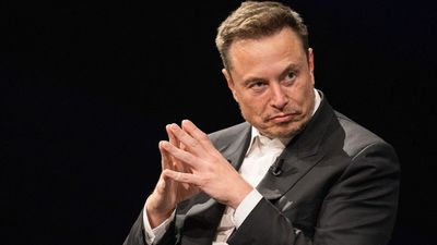 Cards Against Humanity settles $15 million lawsuit against SpaceX, but Elon Musk 'did the legal equivalent of throwing dust in our eyes and kicking us in the balls' so backers are getting a card set about Musk instead of money