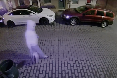 Suspect plants pipe bombs near DNC day before Capitol riots in newly released footage