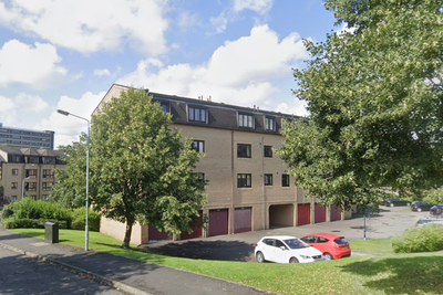 Two dead and five injured after flat fire in Glasgow
