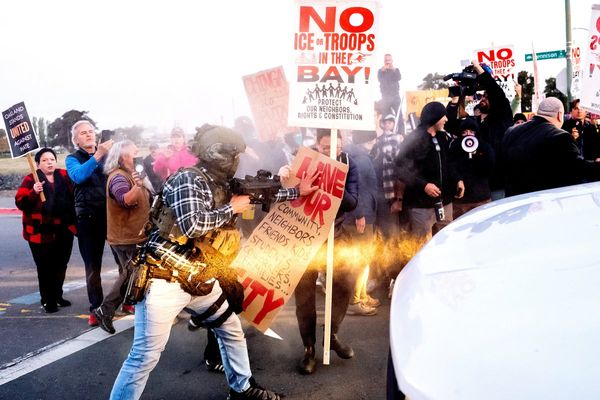 Protesters gather as federal agents arrive in San Francisco area