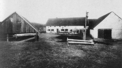 Maid quits after hearing voices in the attic, months later the family she worked for are all murdered in the middle of the night