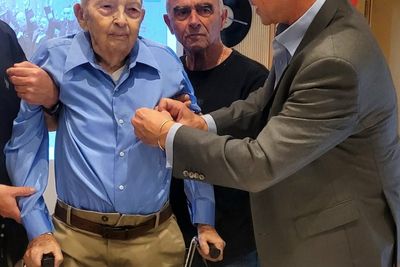 Michael Smuss, who fought Nazis with Molotov cocktails during the Warsaw Ghetto Uprising, dies at 99