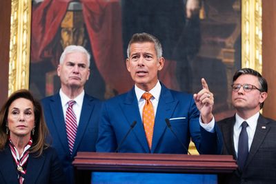 Federal employees detail worries over shutdown layoffs - Roll Call