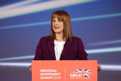 Rachel Reeves ‘considering breaking Labour manifesto pledge with income tax raid’