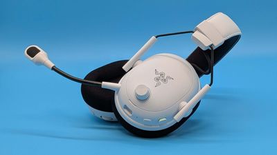 Razer thoughtlessly alienates half its audience with ad showing a man blocking out a woman's 'yapping' with its latest headset