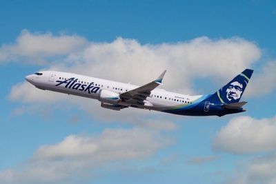Alaska Airlines Grounds All Flights Nationwide After Major Technology Outage Halts Operations