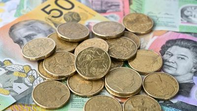 Strike scratches cash delivery ahead of spring racing