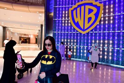 Netflix, Amazon, and Apple Are Reportedly Planning to Buy Warner Bros.
