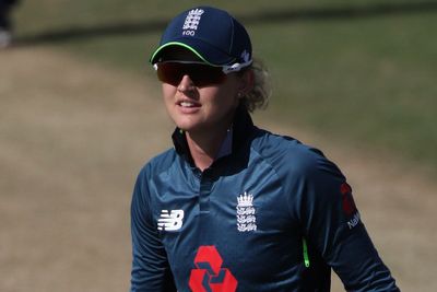 Charlotte Edwards will help England handle World Cup pressure – Sarah Taylor