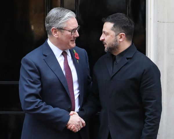 Zelenskyy arrives in London for meeting with European leaders