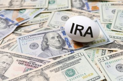 10 Crucial Differences Between Roth and Traditional IRA Accounts