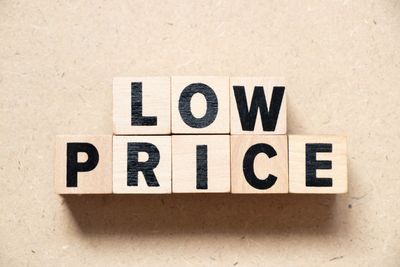 10 Shelf Tags That Pretend to Offer Discounts