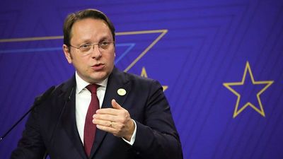 Thirty-five MEPs urge European Commission president to push for Várhelyi's resignation