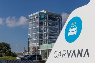 Carvana Speeds Past Dealerships With Digital Model