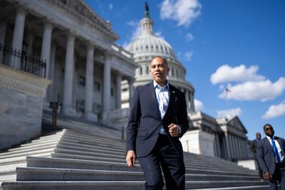 Hakeem Jeffries endorses Zohran Mamdani for New York mayor - Roll Call