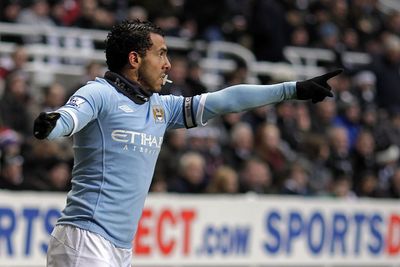 Why were snoods banned in football?