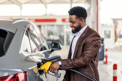 6 Gas Station Mistakes That Could Cost a Man His Life