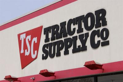 Tractor Supply Stock Looks Like a Buy-and-Hold Winner