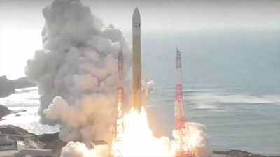 Japan launches advanced new cargo spacecraft to ISS for 1st time (video)