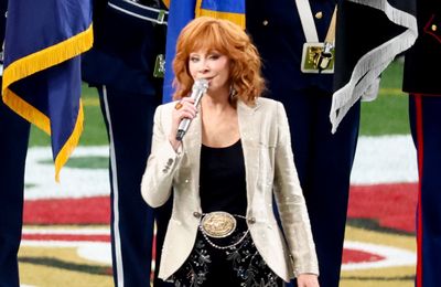 Reba McEntire grateful for toilet seat cover