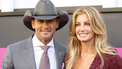Inside Faith Hill and Tim McGraw’s Living Room – The Blue and White Color Story Designers Love for Calm, Coastal-Inspired Spaces That Never Date