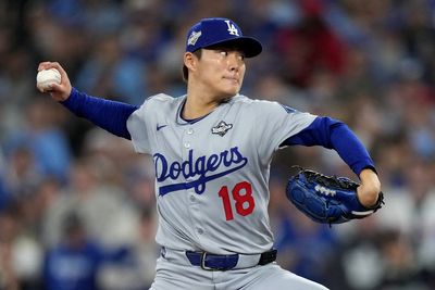 Yamamoto throws first World Series complete game since 2015 as Dodgers beat Blue Jays 5-1 in Game 2