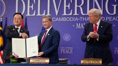 Trump presides over 'historic' peace deal between Thailand and Cambodia
