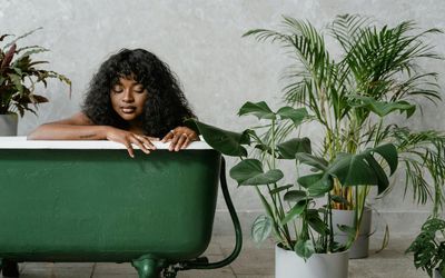 Top CBD bath products for ultimate relaxation: Bath bombs & salts that soothe