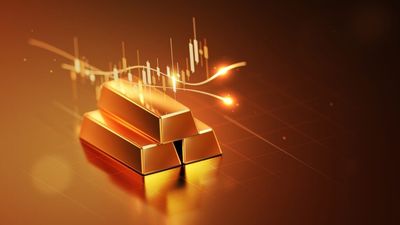 Peter Schiff Warns Of Imminent Dollar Crisis As Gold Prices Surge: 'We're Looking At $20,000 Gold' At Minimum