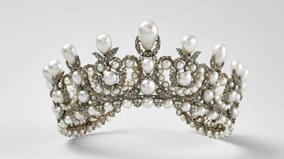 Suspects arrested in Paris's Louvre museum crown jewels heist