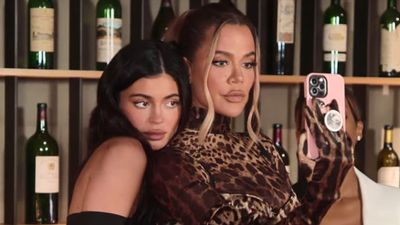 Kylie Jenner And Khloé Kardashian Just Used Mirrors To Show Us How Much Actually Goes Into Making A Video For Them, And Wow