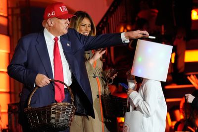 Trump greets trick-or-treaters at White House Halloween event as Vance warns of air travel ‘disaster’ amid shutdown: Live updates