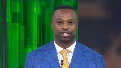 Jets Great Bart Scott Pays Emotional Tribute to Former Teammate Nick Mangold