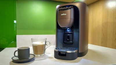The Lavazza Assoluta adjusts its own brew settings to suit your beans, but does it make a good espresso?