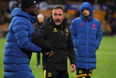 Wolves boss issues rallying cry after row with fans