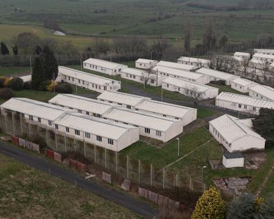 Minister insists government will get asylum seekers out of hotels and expects progress ‘within weeks’ - UK politics live