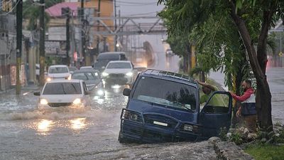 Hurricane Melissa threatens catastrophic flooding in Jamaica and Haiti, meterologists warn