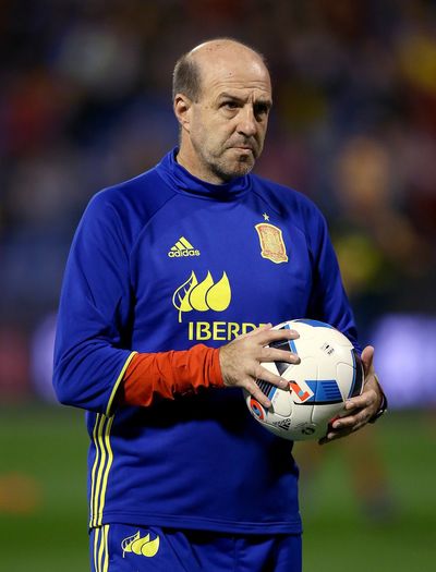 Jose Manuel Ochotorena: Liverpool pay tribute as former goalkeeping coach dies aged 64