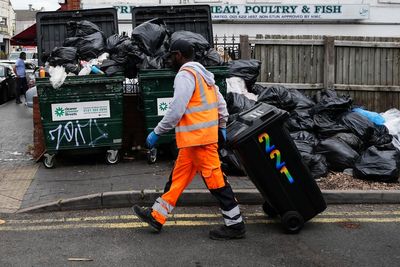 Agency workers covering for Birmingham bin strikers to vote for their own strike action