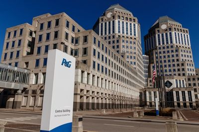 P&G Holds Its Premium As Analysts Cite Durable Growth Beyond Near-Term Tariff Hits