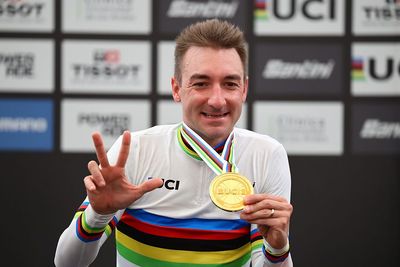 'I can't imagine a better way to end my career' - Elia Viviani signs off with final track world title