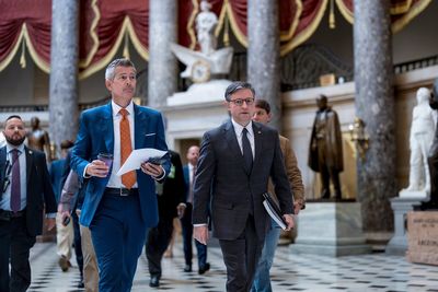 Flight disruptions continue as air traffic controllers brace for their first full missing paychecks